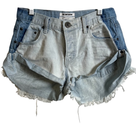 One x One teaspoon Womens Shorts Denim Jeans Button Fly Size 25 Waist Distressed - Picture 3 of 13